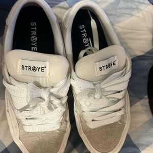 Straye vans
